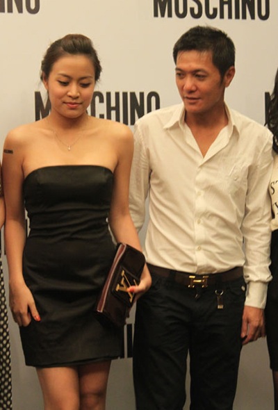 Hoàng Thùy Linh đưa bạn trai đi dự tiệc - 1 Hoàng Thùy Linh đưa bạn trai đi dự tiệc - 1