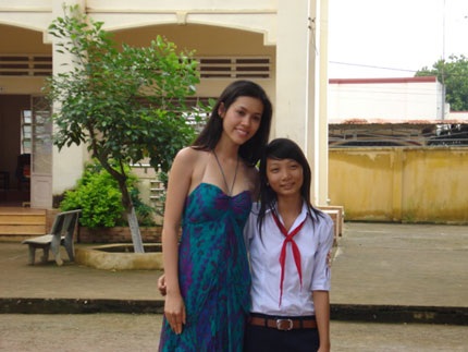 Á hậu Hoàng My về thăm lại trường xưa - 6 Á hậu Hoàng My về thăm lại trường xưa - 6