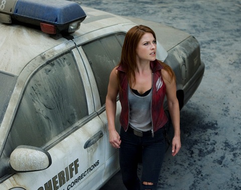 Hé lộ những cảnh hấp dẫn trong siêu phẩm Resident Evil: Afterlife - 10 Hé lộ những cảnh hấp dẫn trong siêu phẩm Resident Evil: Afterlife - 10
