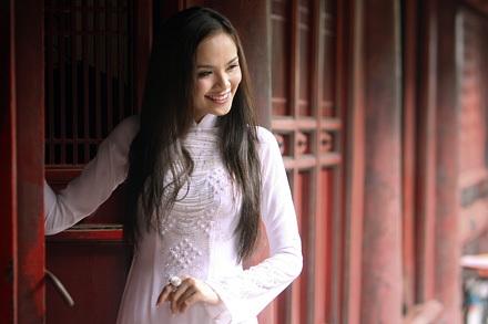 Hoa Hậu Diễm Hương thăm Văn Miếu - 18 Hoa Hậu Diễm Hương thăm Văn Miếu - 18