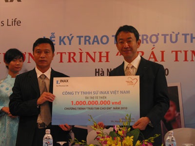 INAX Việt Nam tiếp tục tài trợ 1 tỷ đồng chương trình “Trái tim cho em” - 1 INAX Việt Nam tiếp tục tài trợ 1 tỷ đồng chương trình “Trái tim cho em” - 1