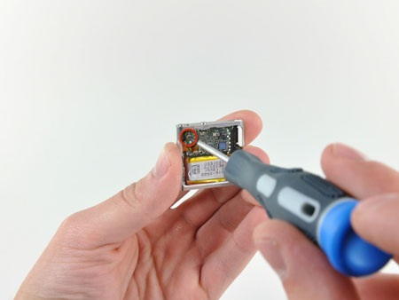 “Mổ xẻ” iPod Shuffle thế hệ thứ 4 - 7