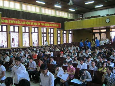 ĐH Vinh: Gần 3.000 tân sinh viên nhập học - 1