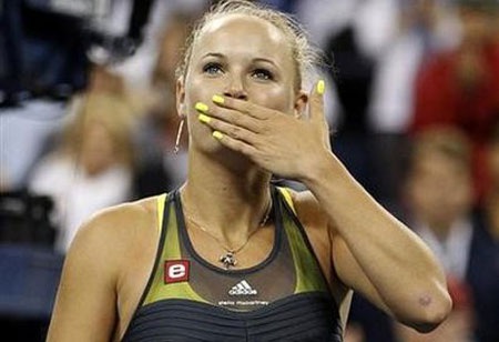 Federer tái đấu Djokovic, Wozniacki mạnh mẽ về đích - 3 Federer tái đấu Djokovic, Wozniacki mạnh mẽ về đích - 3