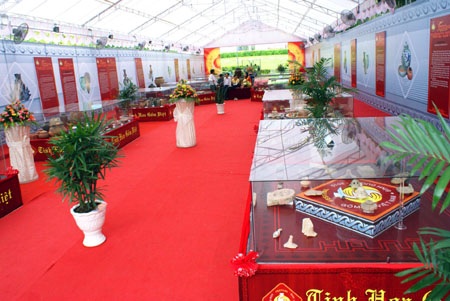 Xác lập 9 kỷ lục gốm sứ Việt Nam - 1