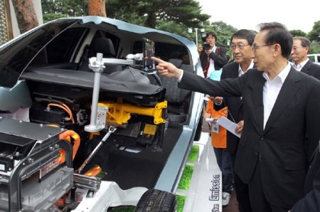 Tổng thống Hàn Quốc sau vô lăng ô tô điện Hyundai - 6 Tổng thống Hàn Quốc sau vô lăng ô tô điện Hyundai - 6