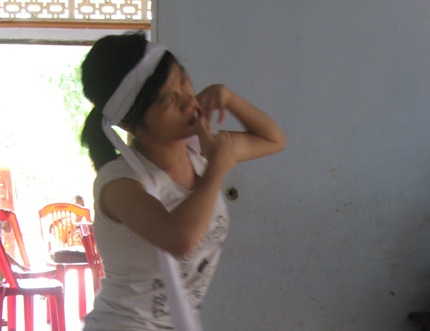 10 năm nhờ đôi chân cha tìm con chữ - 2 10 năm nhờ đôi chân cha tìm con chữ - 2