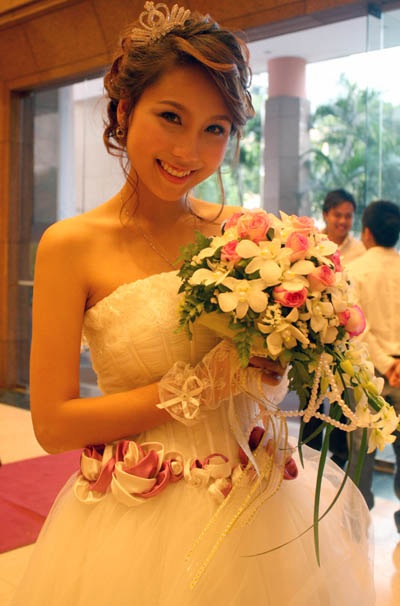 Hot girl Linh 3B đã kết hôn - 2 Hot girl Linh 3B đã kết hôn - 2