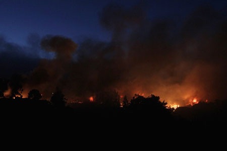 Mỹ: Nổ lớn, nhiều ngôi nhà gần sân bay nhấn chìm trong biển lửa - 14