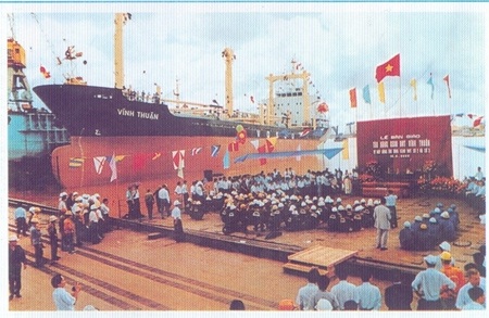 Vinashin: Sinh ra từ chỗ thấp hơn ngọn cỏ  - 2