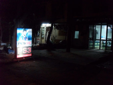 Tiệm game phớt lờ lệnh “giới nghiêm” - 3 Tiệm game phớt lờ lệnh “giới nghiêm” - 3