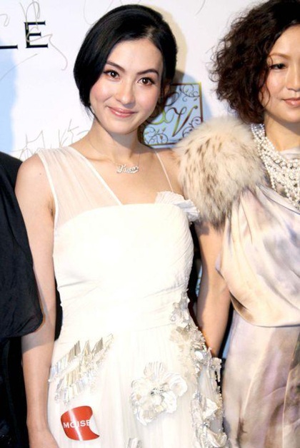 Vẻ rạng ngời của “bà mẹ hai con” Trương Bá Chi - 8