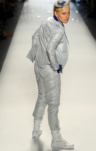 Xem MC đồng tính trình diễn thời trang - 6 Xem MC đồng tính trình diễn thời trang - 6