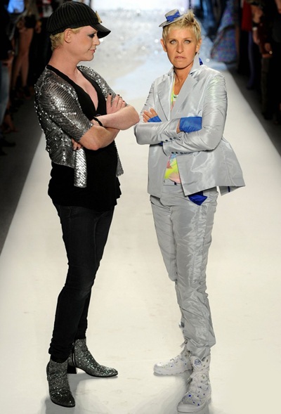 Xem MC đồng tính trình diễn thời trang - 12 Xem MC đồng tính trình diễn thời trang - 12