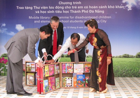 Thư viện lưu động cho 60.000 học sinh Đà Nẵng - 2