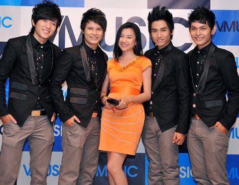 Nhiều “sao” đến chúc mừng V.Music - 12 Nhiều “sao” đến chúc mừng V.Music - 12
