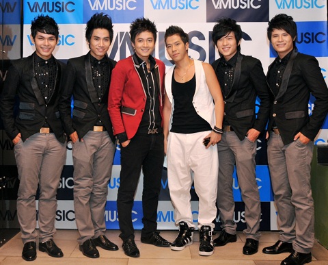 Nhiều “sao” đến chúc mừng V.Music - 15 Nhiều “sao” đến chúc mừng V.Music - 15
