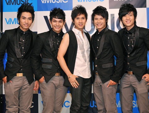 Nhiều “sao” đến chúc mừng V.Music - 8 Nhiều “sao” đến chúc mừng V.Music - 8