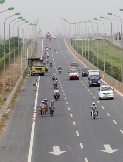Ngắm tuyến cao tốc đạt chuẩn đầu tiên ở Việt Nam - 9 Ngắm tuyến cao tốc đạt chuẩn đầu tiên ở Việt Nam - 9