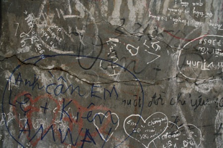 Nhem nhuốc di tích cổ quanh hồ Gươm trước Đại lễ - 5