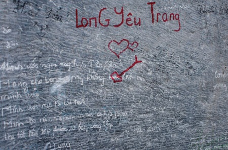 Nhem nhuốc di tích cổ quanh hồ Gươm trước Đại lễ - 14