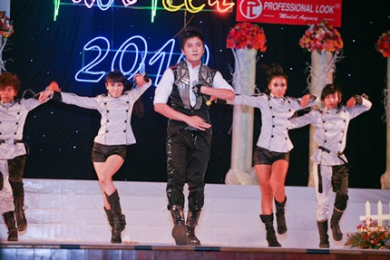 Hương Giang rạng rỡ trong vai trò giám khảo - 11 Hương Giang rạng rỡ trong vai trò giám khảo - 11