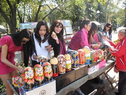 Nhan sắc Việt khoe sắc ở Châu Âu - 12