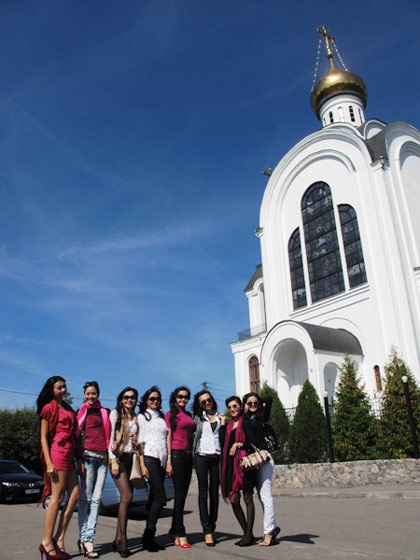 Nhan sắc Việt khoe sắc ở Châu Âu - 4