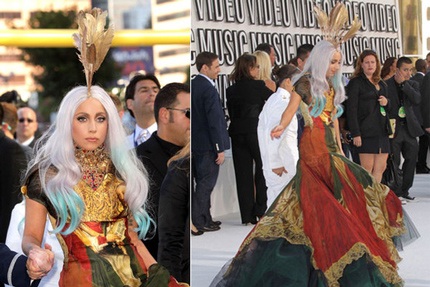 Những chiếc váy đẹp nhất và xấu nhất tại VMA 2010 - 8