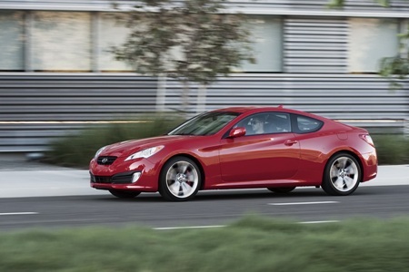 Hyundai Genesis bản 3.8 R-Spec giá “mềm” - 3 Hyundai Genesis bản 3.8 R-Spec giá “mềm” - 3