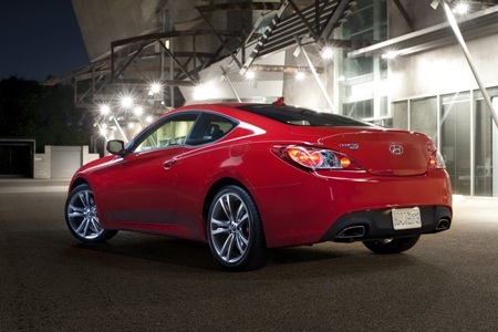 Hyundai Genesis bản 3.8 R-Spec giá “mềm” - 7 Hyundai Genesis bản 3.8 R-Spec giá “mềm” - 7