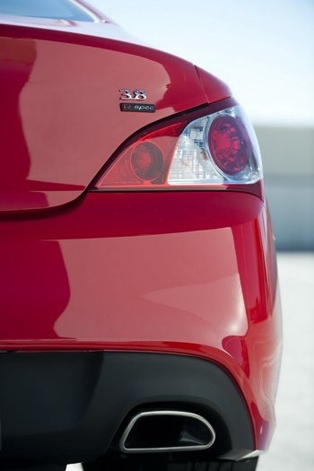 Hyundai Genesis bản 3.8 R-Spec giá “mềm” - 8 Hyundai Genesis bản 3.8 R-Spec giá “mềm” - 8