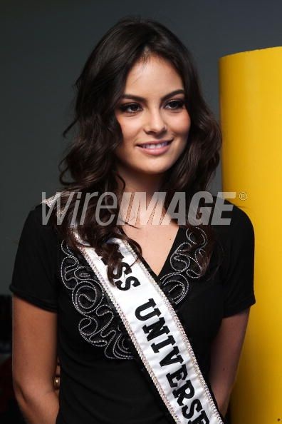 Hoa hậu Hoàn vũ hoạt động từ thiện ngay khi về nhà - 8 Hoa hậu Hoàn vũ hoạt động từ thiện ngay khi về nhà - 8