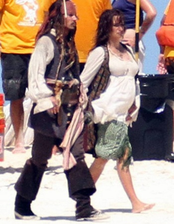 Penelope Cruz đã có bầu 4 tháng rưỡi - 4 Penelope Cruz đã có bầu 4 tháng rưỡi - 4