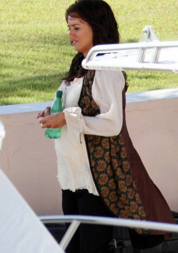 Penelope Cruz đã có bầu 4 tháng rưỡi - 7 Penelope Cruz đã có bầu 4 tháng rưỡi - 7