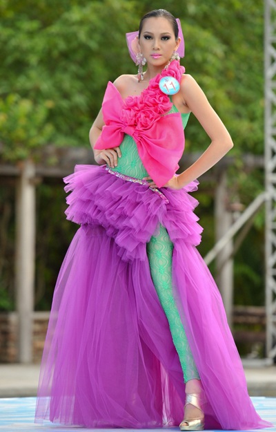 Siêu mẫu đa màu sắc với kỹ năng trình diễn - 22 Siêu mẫu đa màu sắc với kỹ năng trình diễn - 22