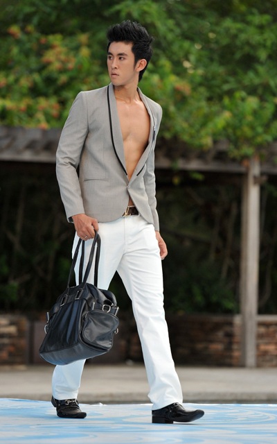 Siêu mẫu đa màu sắc với kỹ năng trình diễn - 35 Siêu mẫu đa màu sắc với kỹ năng trình diễn - 35