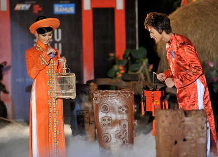 Thí sinh Siêu mẫu 2010 trình diễn áo dài - 14 Thí sinh Siêu mẫu 2010 trình diễn áo dài - 14