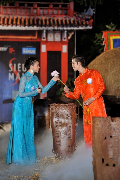 Thí sinh Siêu mẫu 2010 trình diễn áo dài - 18 Thí sinh Siêu mẫu 2010 trình diễn áo dài - 18