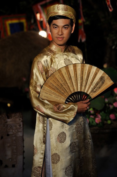 Thí sinh Siêu mẫu 2010 trình diễn áo dài - 24 Thí sinh Siêu mẫu 2010 trình diễn áo dài - 24