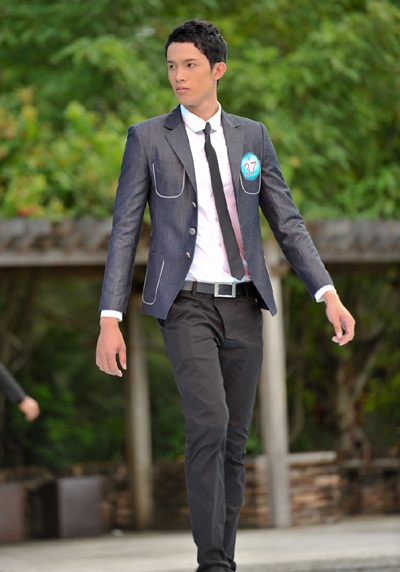 Siêu mẫu đa màu sắc với kỹ năng trình diễn - 1 Siêu mẫu đa màu sắc với kỹ năng trình diễn - 1