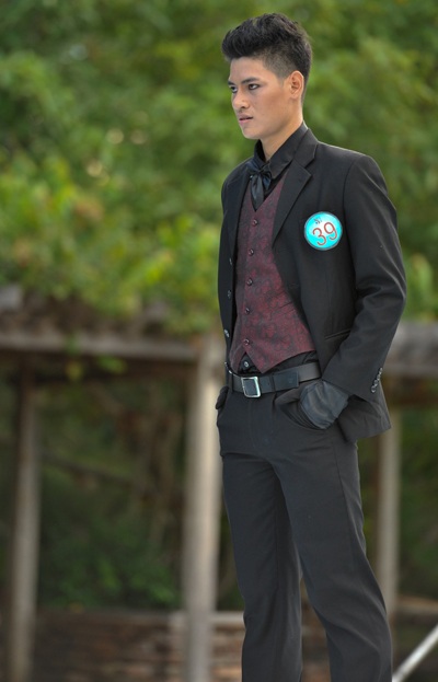 Siêu mẫu đa màu sắc với kỹ năng trình diễn - 2 Siêu mẫu đa màu sắc với kỹ năng trình diễn - 2