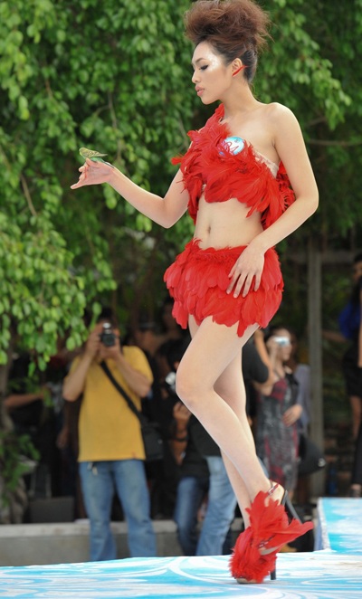 Siêu mẫu đa màu sắc với kỹ năng trình diễn - 8 Siêu mẫu đa màu sắc với kỹ năng trình diễn - 8