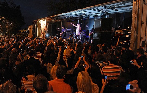 “Sao” teen không ngại đồ thiếu vải - 4