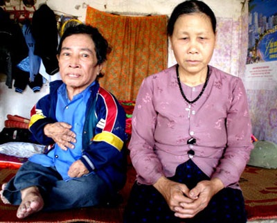 Kỳ 1: Hai người đàn bà giữa thế giới người lùn - 2