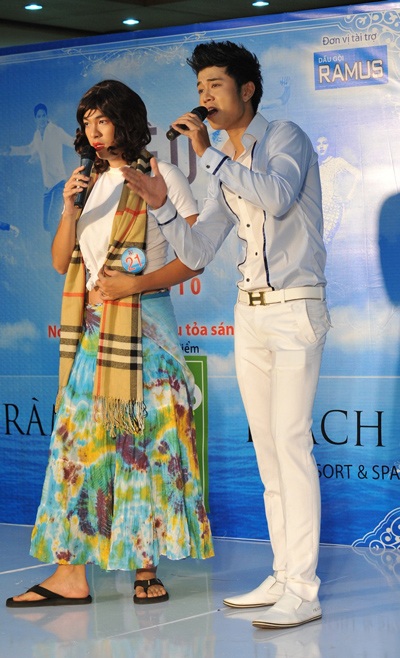 Hồ Ngọc Hà làm giám khảo cho Siêu mẫu 2010 - 8