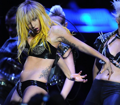 Ngắm hình xăm ấn tượng của các người đẹp - 16