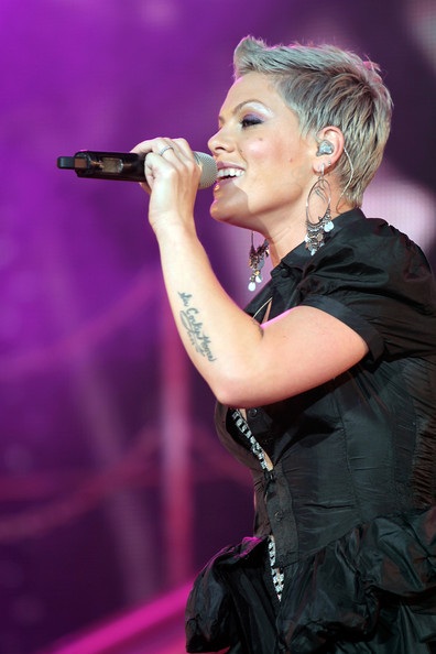 Ngắm hình xăm ấn tượng của các người đẹp - 20