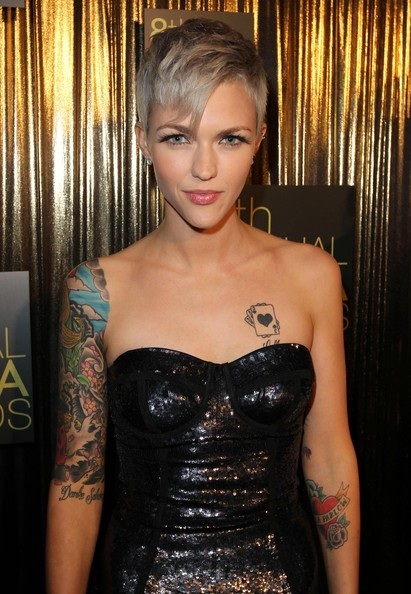 Ngắm hình xăm ấn tượng của các người đẹp - 21