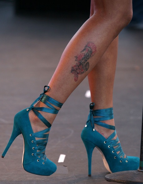 Ngắm hình xăm ấn tượng của các người đẹp - 23